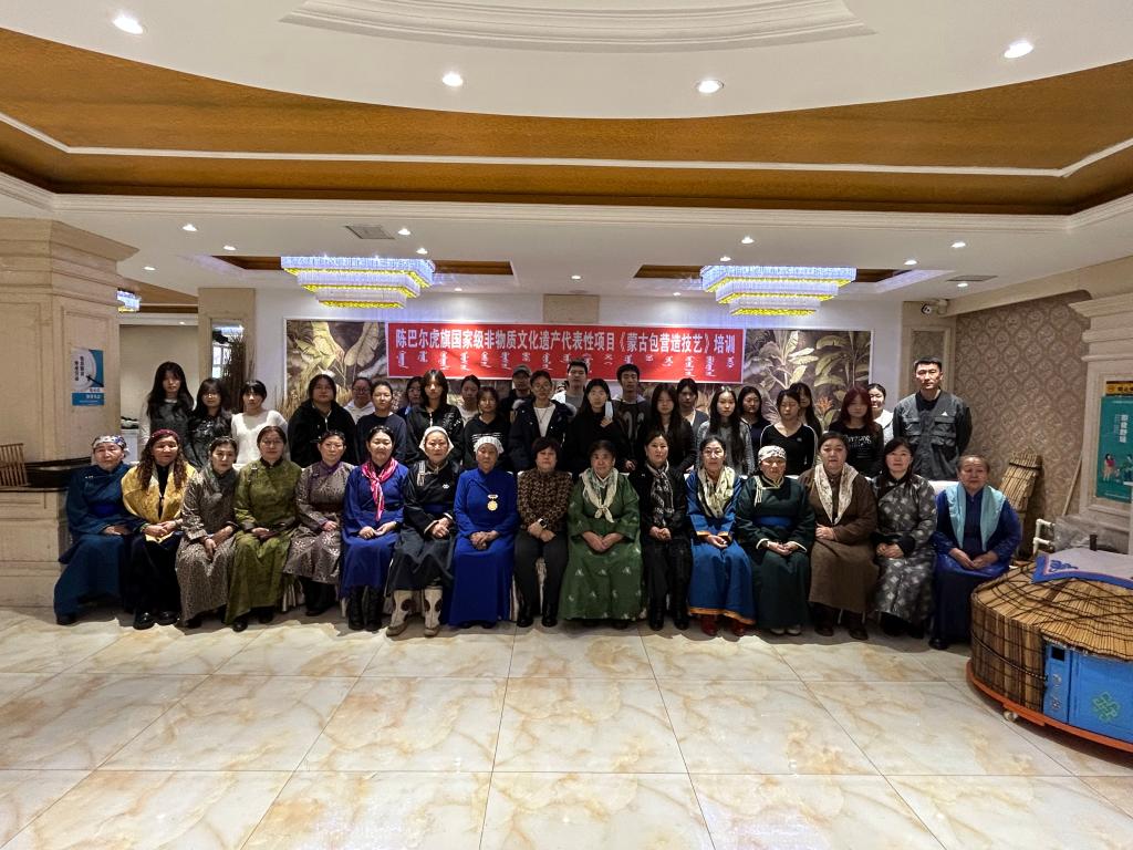 蒙古学学院非物质文化遗产保护专业开展专业实践活动